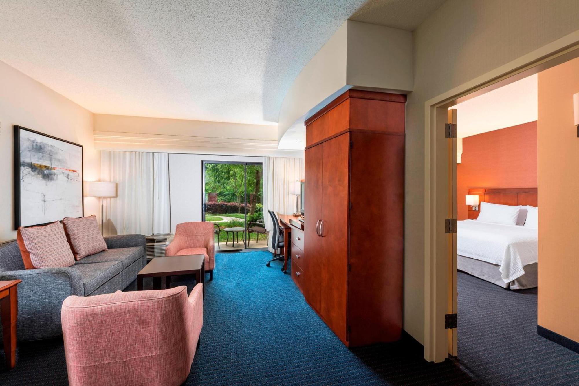 Courtyard By Marriott Atlanta Buford Mall Of Georgia Exterior foto